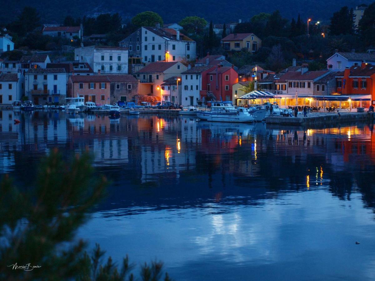 Amaryllis Residence, Apartment Diana & Deluxe Rooms With Shared Kitchen Veli Lošinj Exterior foto